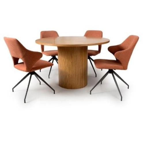 Vevey Dining Table In Natural Oak With 4 Vercelli Brick Chairs